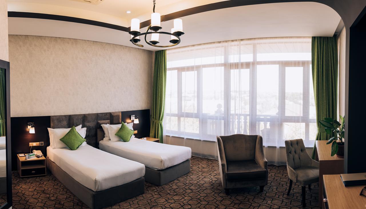 Megapolis Hotel Шымкент Экстерьер фото