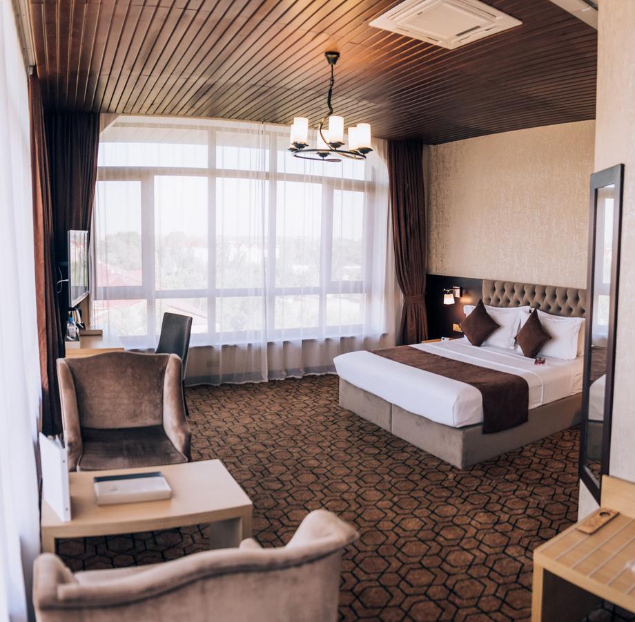 Megapolis Hotel Шымкент Экстерьер фото